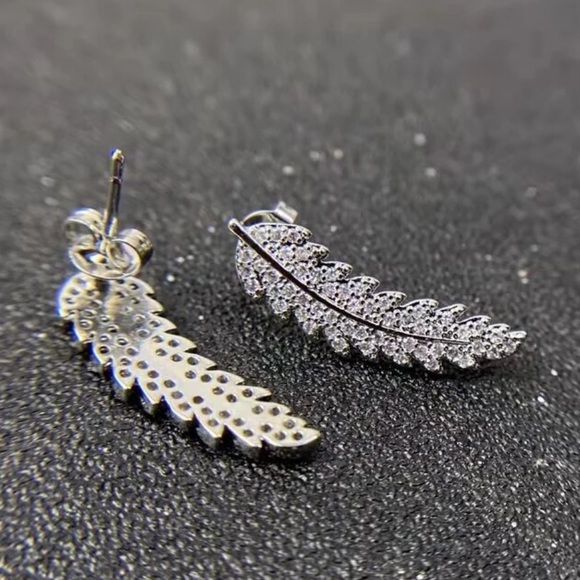 Sterling silver leaf earrings - Picture 2 of 6